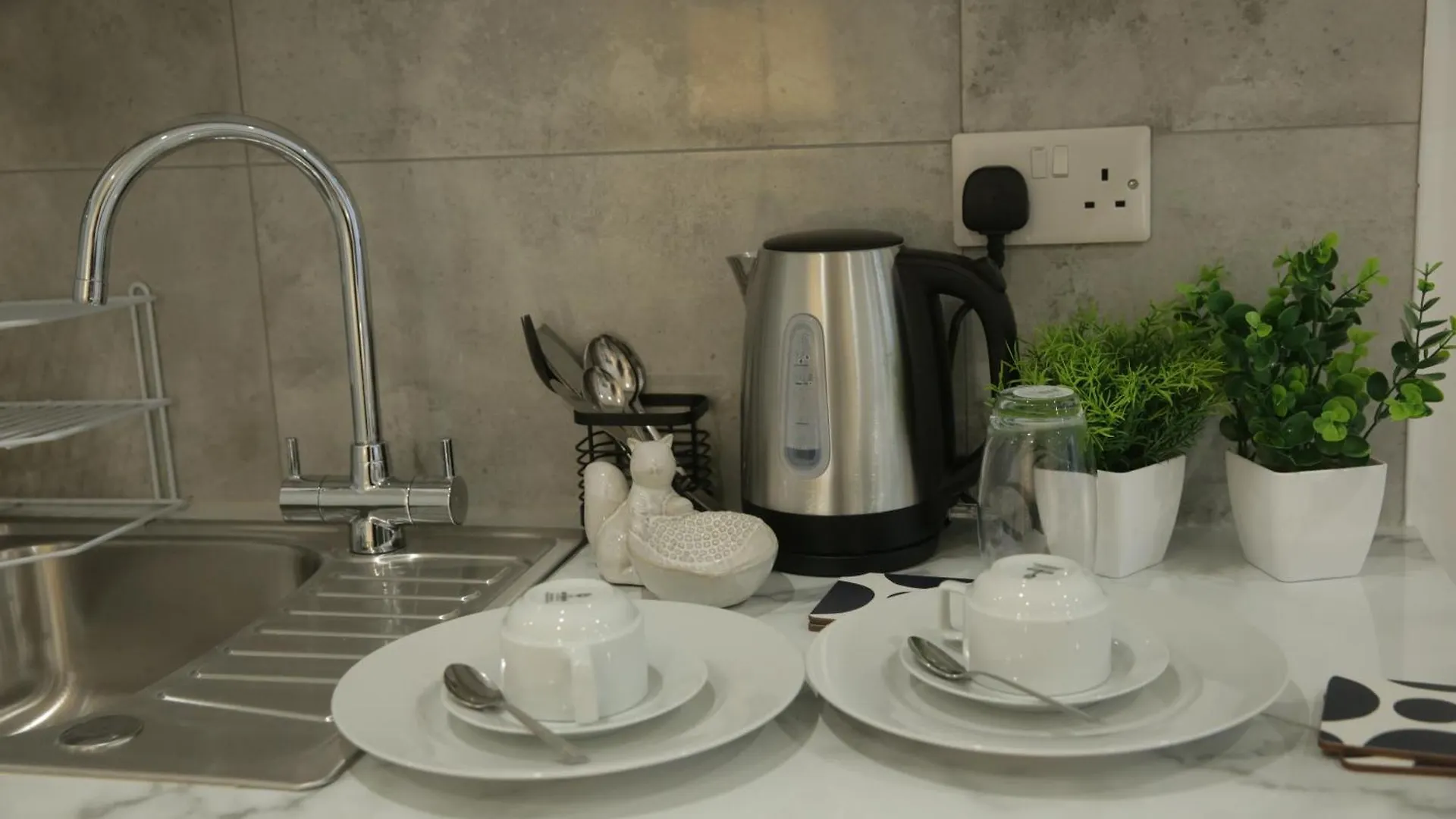Luton Nook And Kitchen 4 Mins To Luton Airport Apartment Homestay