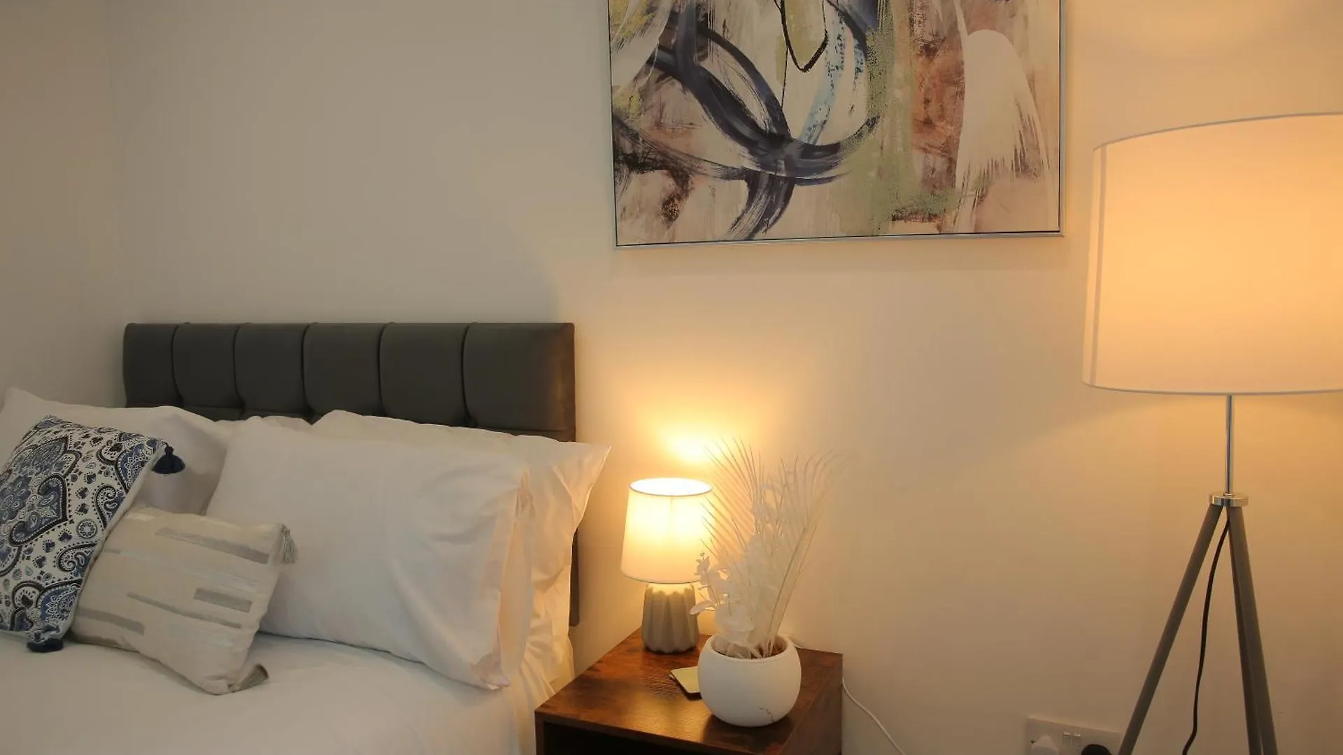 Homestay Luton Nook And Kitchen 4 Mins To Luton Airport Apartment United Kingdom