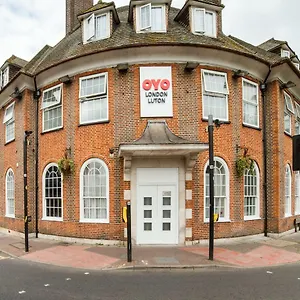 Oyo London Luton Лутон