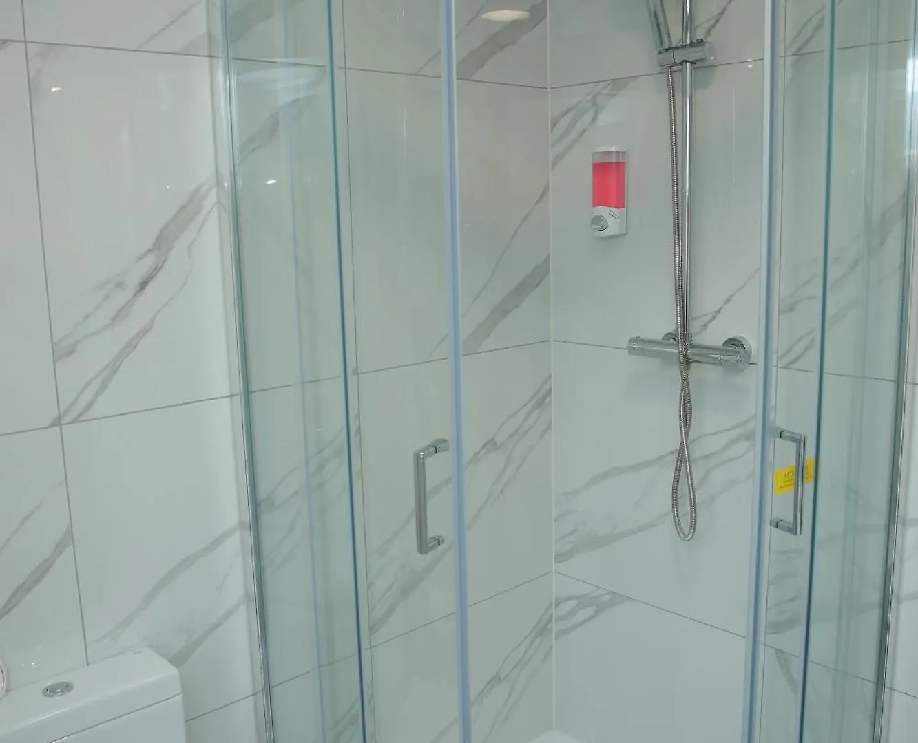 Homestay Luton Nook And Kitchen 4 Mins To Luton Airport Apartment United Kingdom